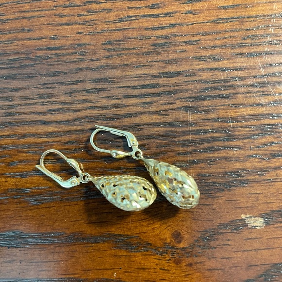 14k Yellow Gold Tear Drop Filagree Drop Earrings - Picture 8 of 9